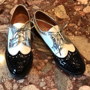 Patent Black, White & Silver Spectator